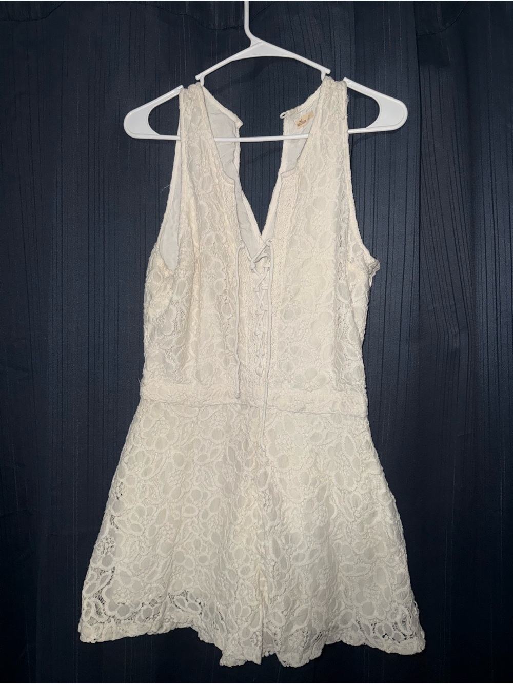 Hollister Cream Lace Romper Size L Boho Festival Summer
